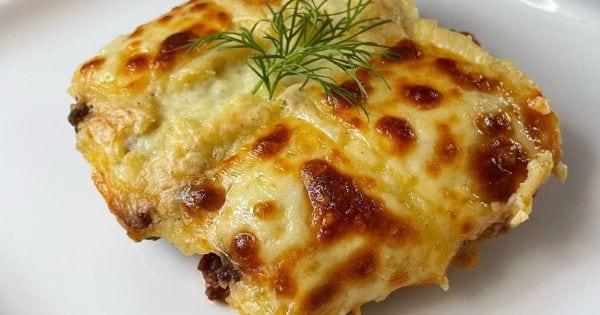 Fırında Beşamel Soslu Kıymalı Patates tarifi