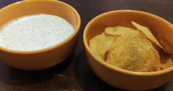 Fırında Soğanlı Patates Cipsi tarifi